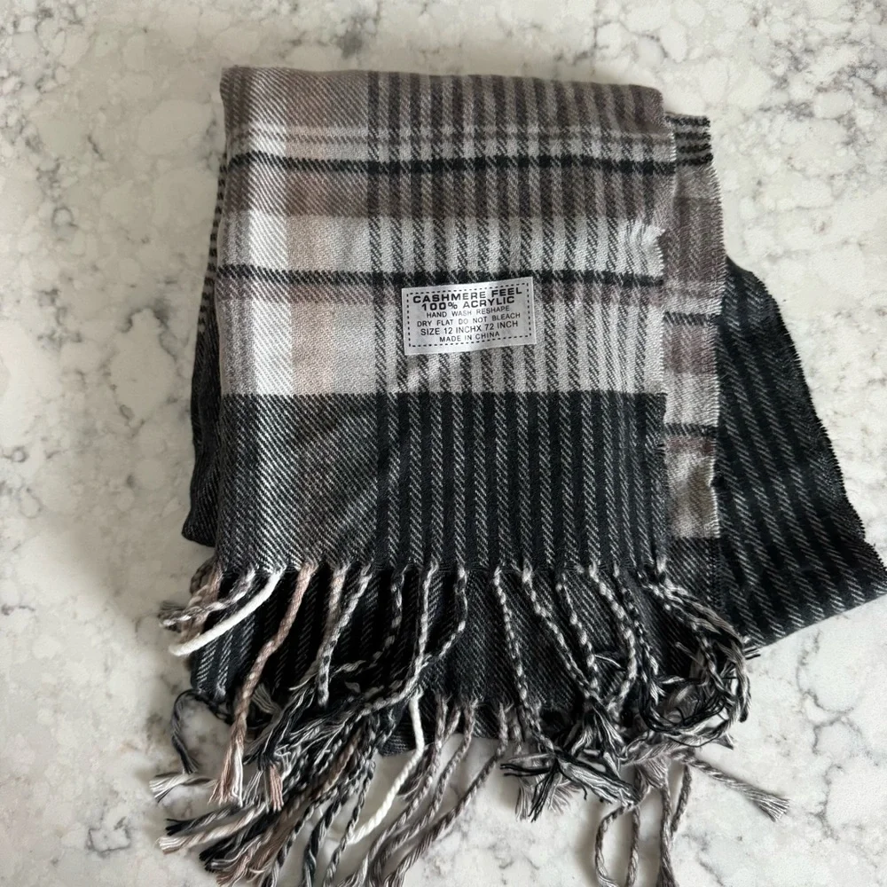 Set of 5‎ scarfs, plaid various colors